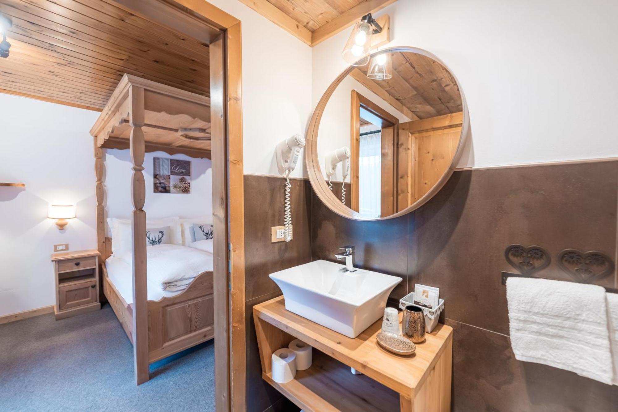 Albergo Majorka Canazei Luaran gambar